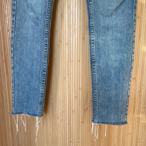 Re/done cutoff jeans - Picture 2 of 5